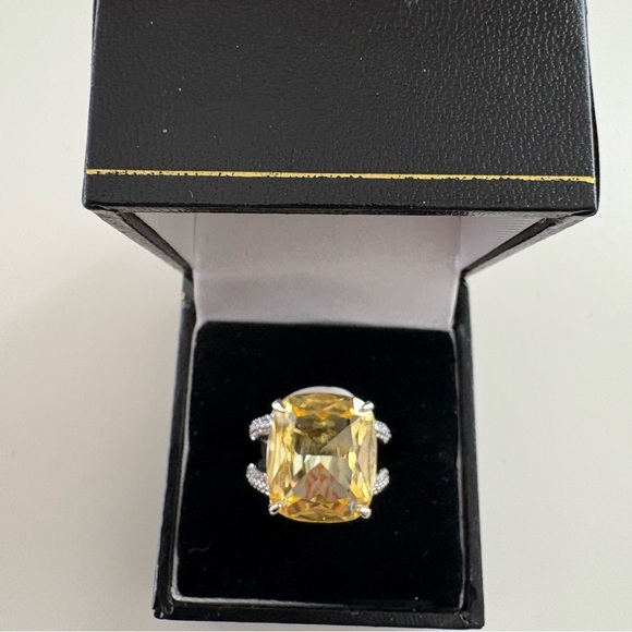 Bomb Party Let’s Get Away Ring RG78302 Lemon CZ Rhodium Plating - Picture 2 of 6